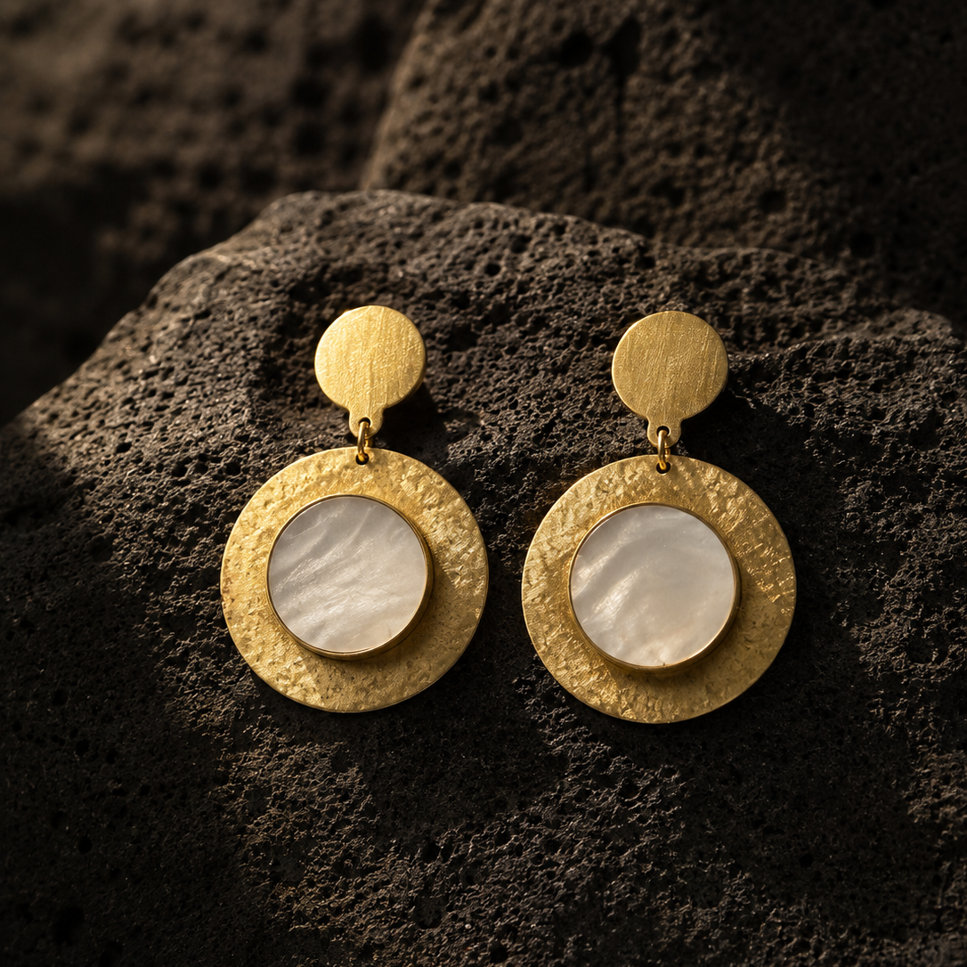 Aros de bronce con nacar - ALFIL - Joyería artesanal