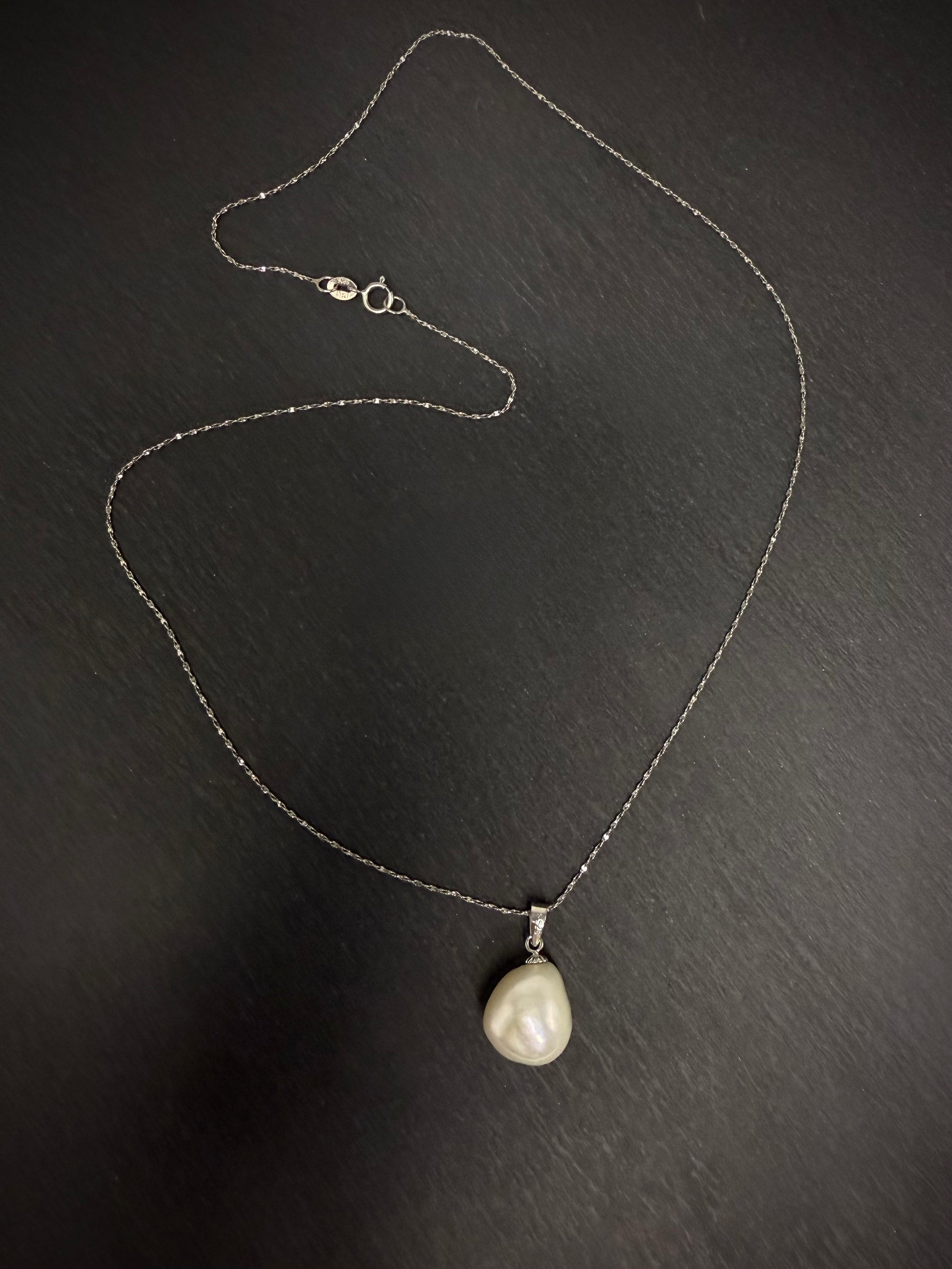 Collar de plata con perla natural - LILI