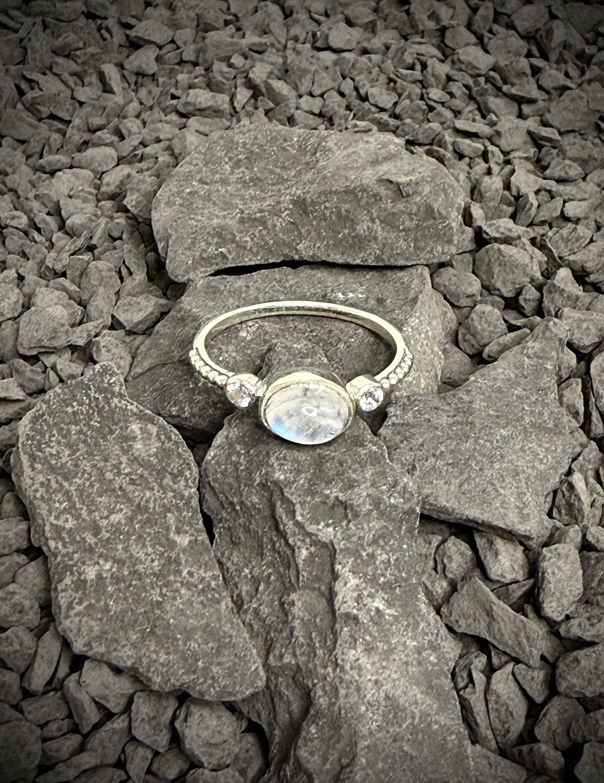 Anillo de plata con piedra natural - LUZ - Regalo delicado