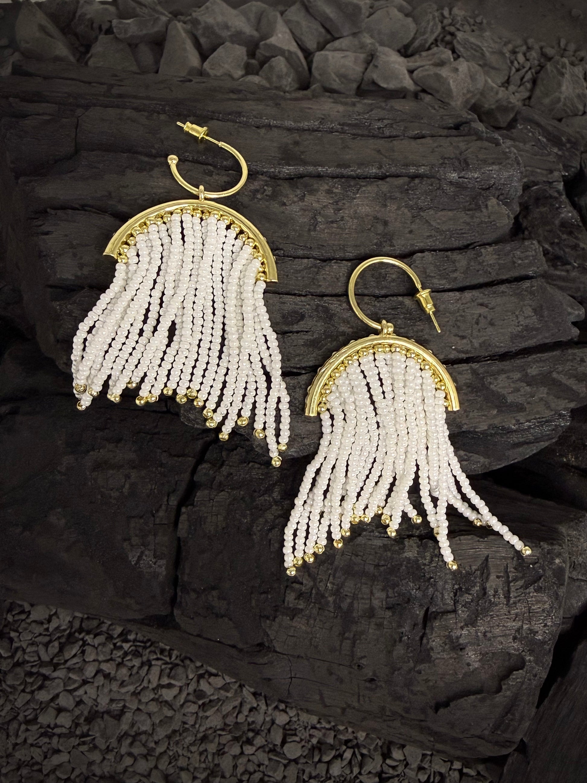 Aros baño de oro con perlas de mostacilla -Adaria